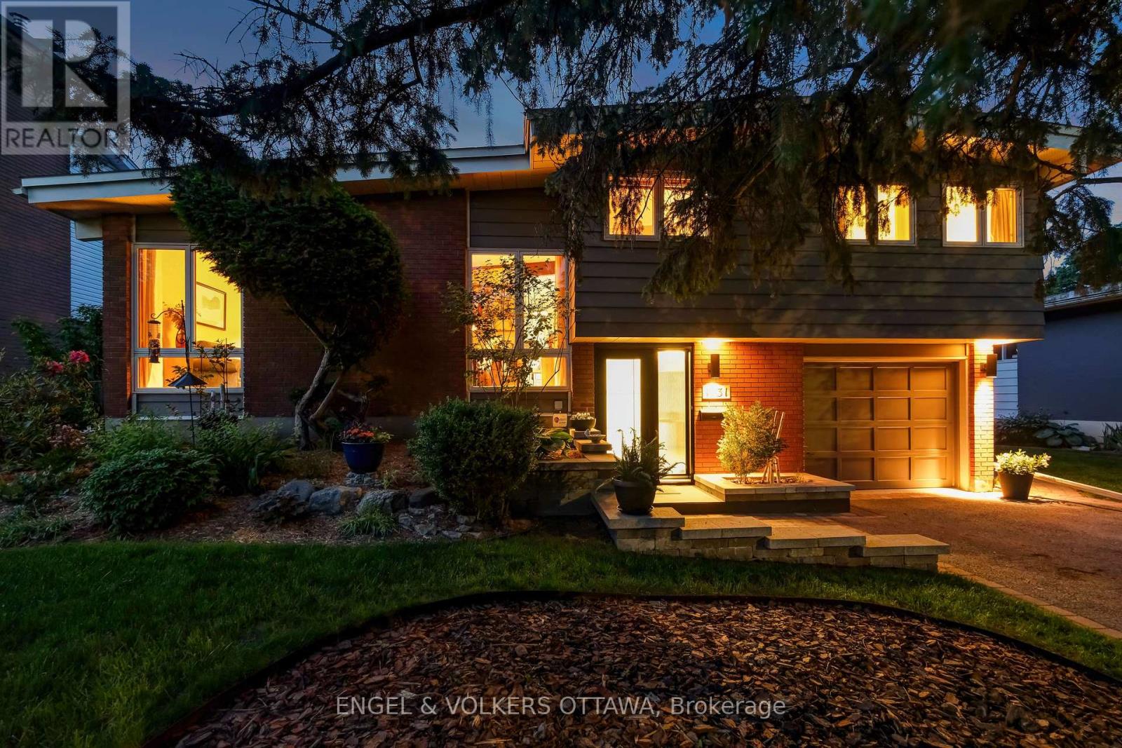 1131 Cameo Drive, Ottawa, Ontario  K2C 1Y6 - Photo 2 - X13482542