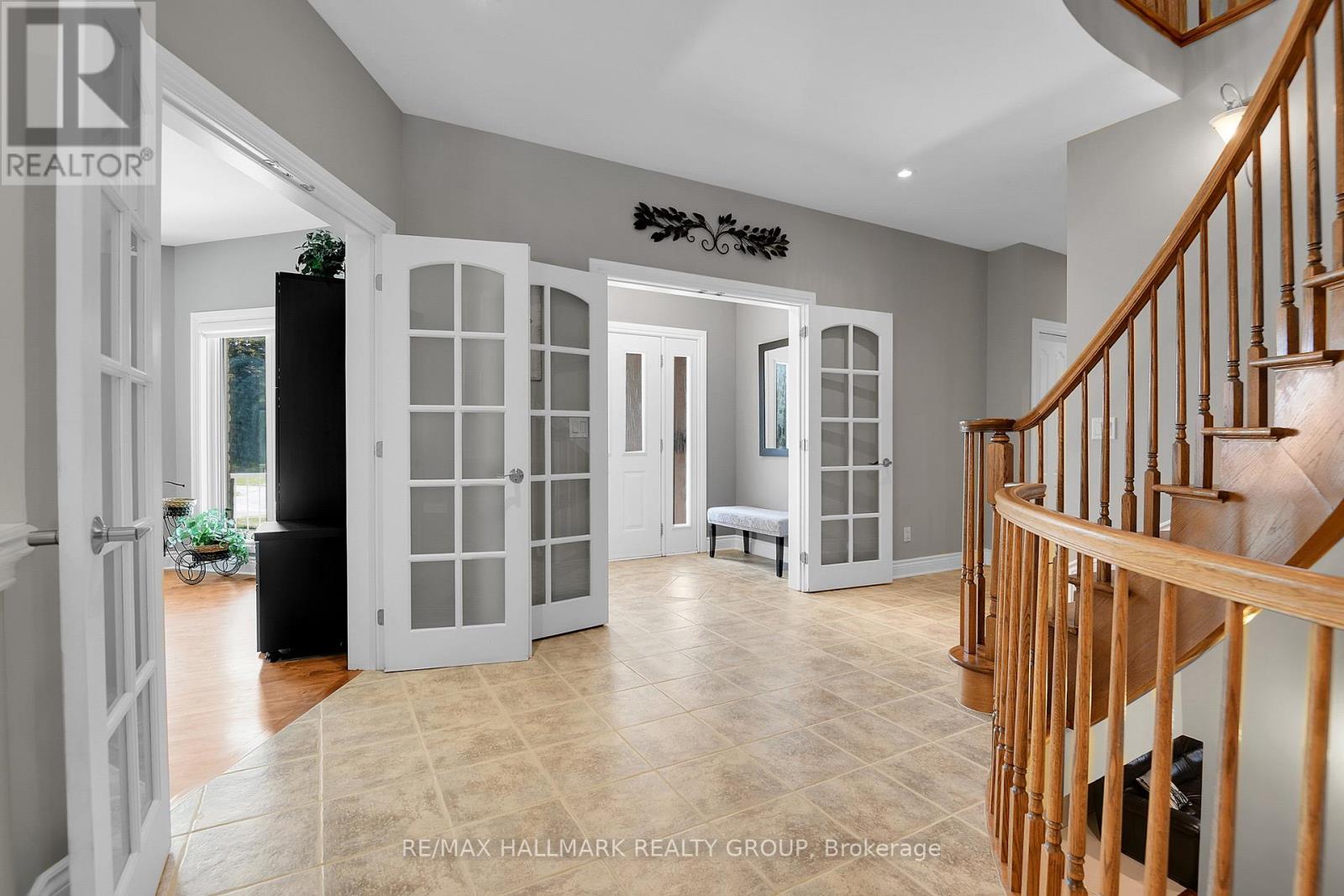 1705 Silver Bark Avenue, Ottawa, Ontario  K1C 7A9 - Photo 3 - X13482740