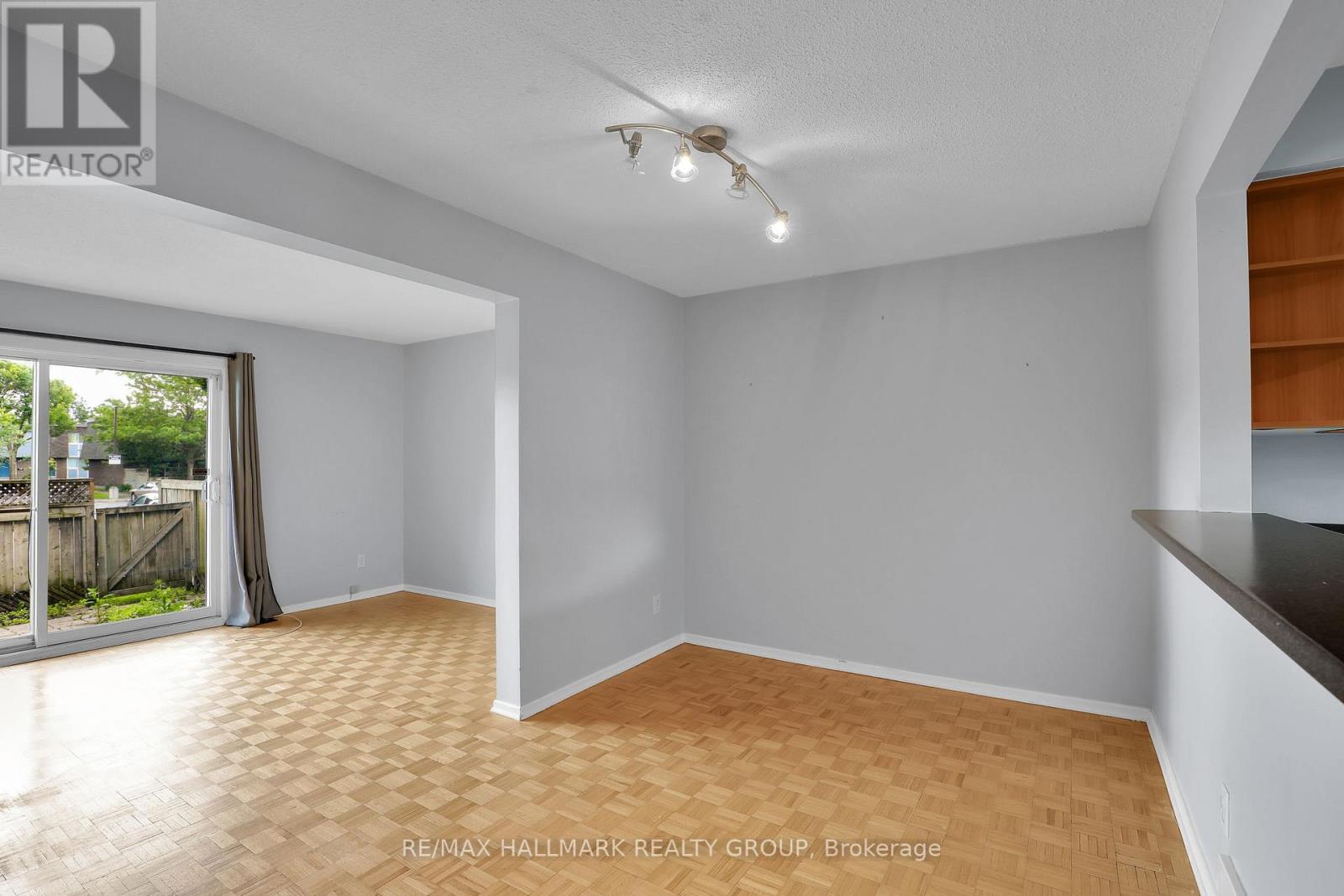 2912 Fairlea Crescent, Ottawa, Ontario  K1V 8T7 - Photo 11 - X13483336