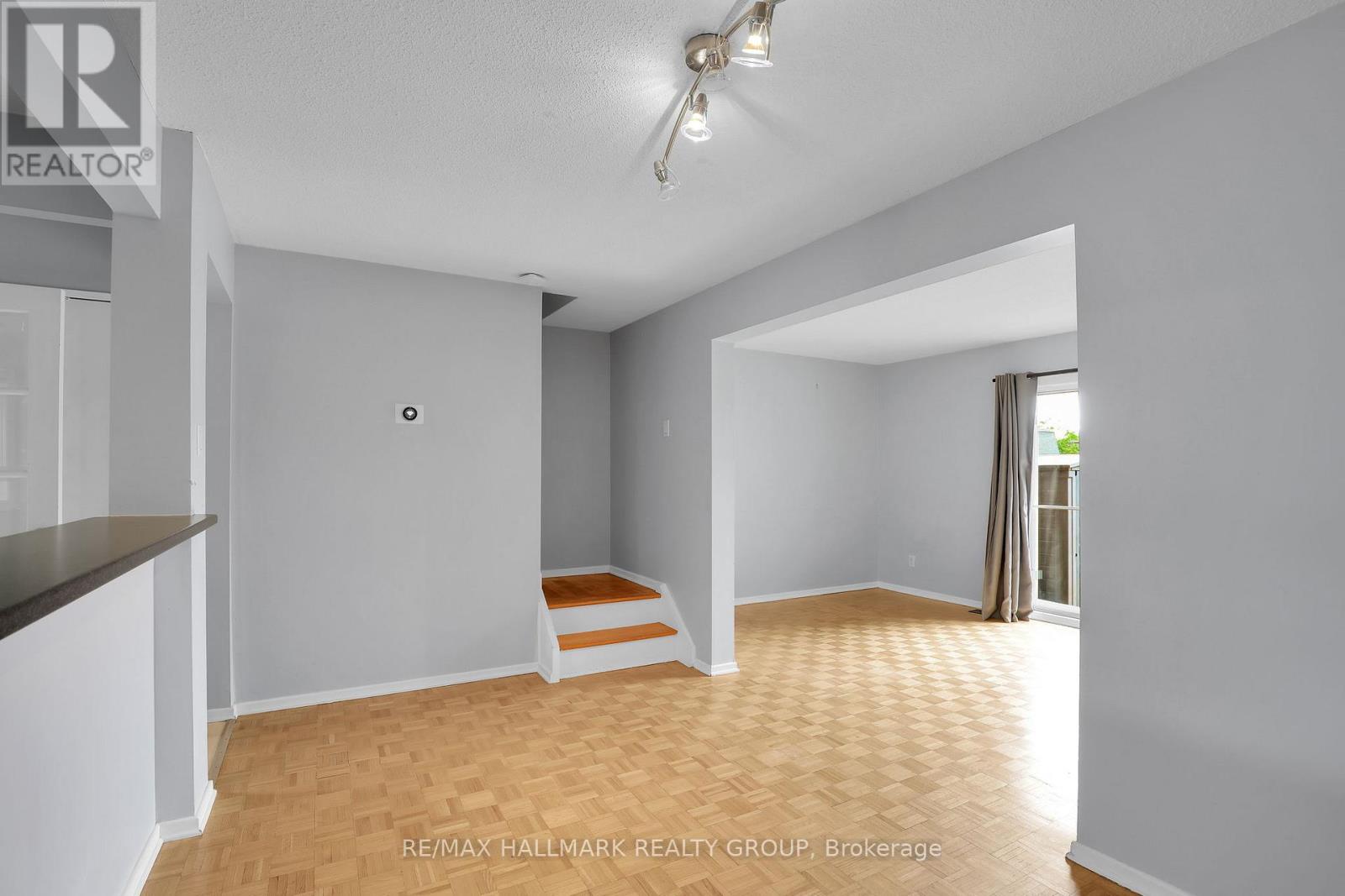 2912 Fairlea Crescent, Ottawa, Ontario  K1V 8T7 - Photo 13 - X13483336