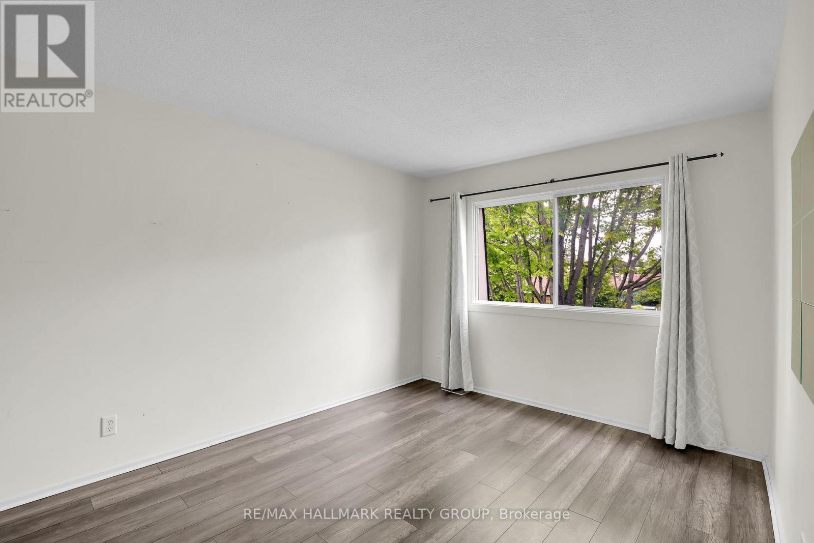2912 Fairlea Crescent, Ottawa, Ontario  K1V 8T7 - Photo 17 - X13483336