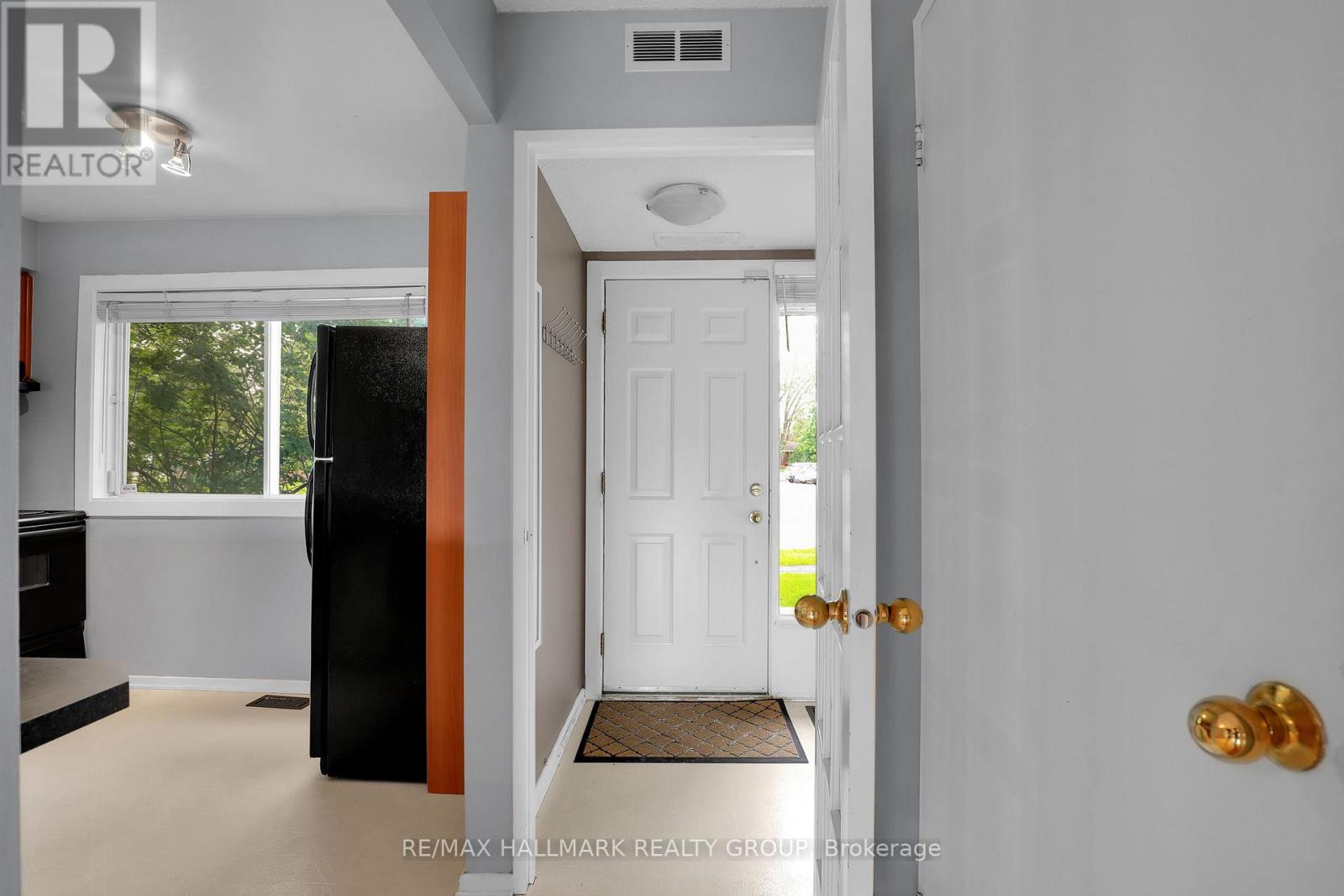 2912 Fairlea Crescent, Ottawa, Ontario  K1V 8T7 - Photo 3 - X13483336