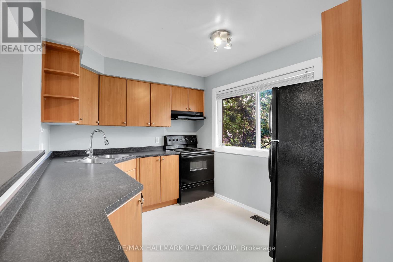 2912 Fairlea Crescent, Ottawa, Ontario  K1V 8T7 - Photo 4 - X13483336