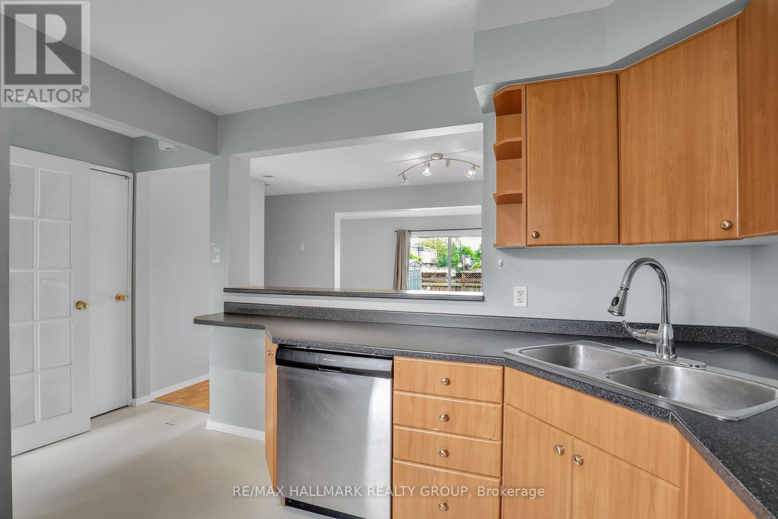 2912 Fairlea Crescent, Ottawa, Ontario  K1V 8T7 - Photo 6 - X13483336