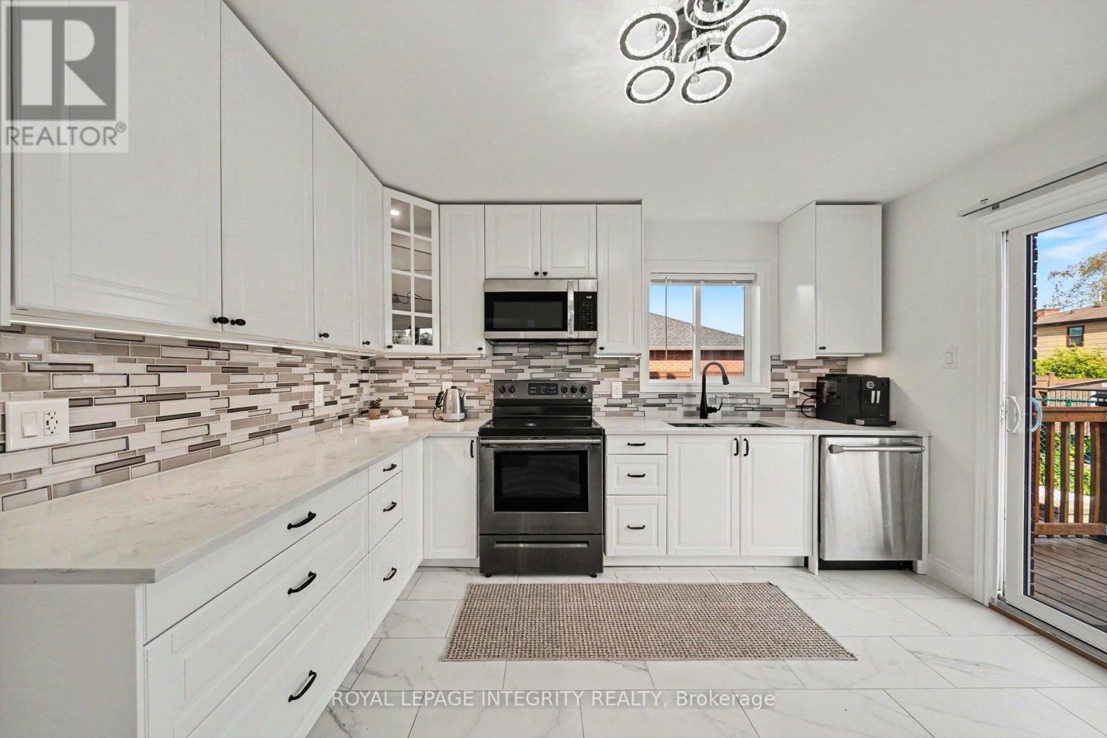 1 Elderwood Trail, Ottawa, Ontario  K2S 1C9 - Photo 11 - X13483434
