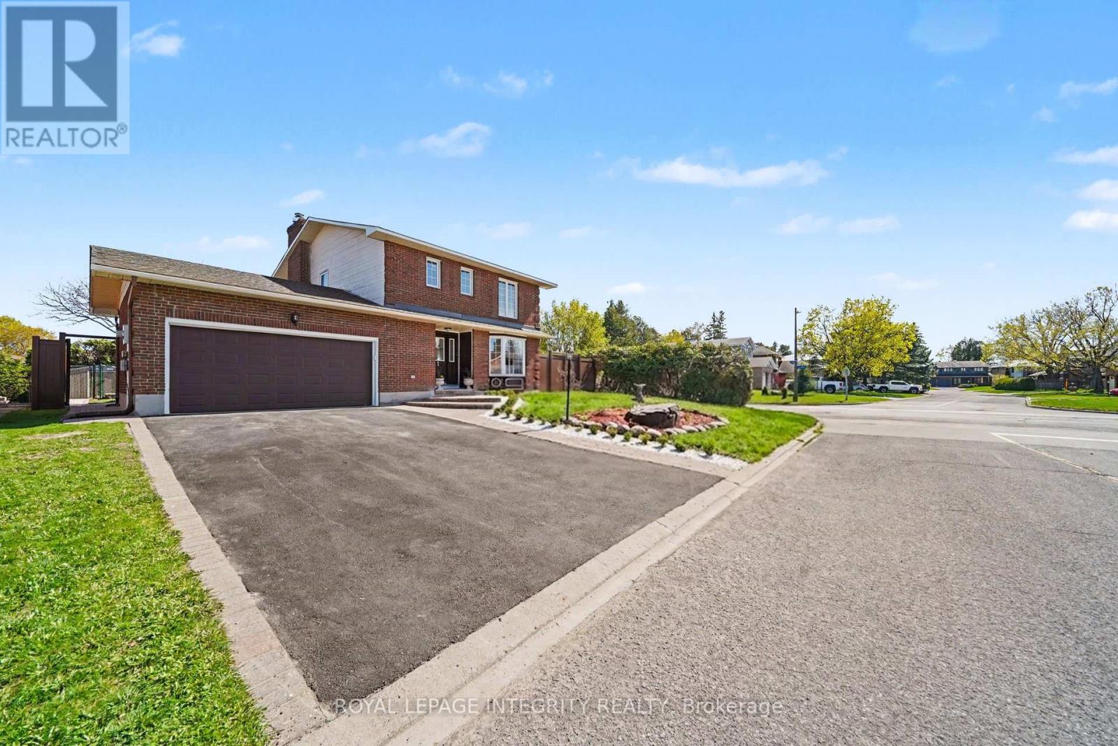 1 Elderwood Trail, Ottawa, Ontario  K2S 1C9 - Photo 2 - X13483434