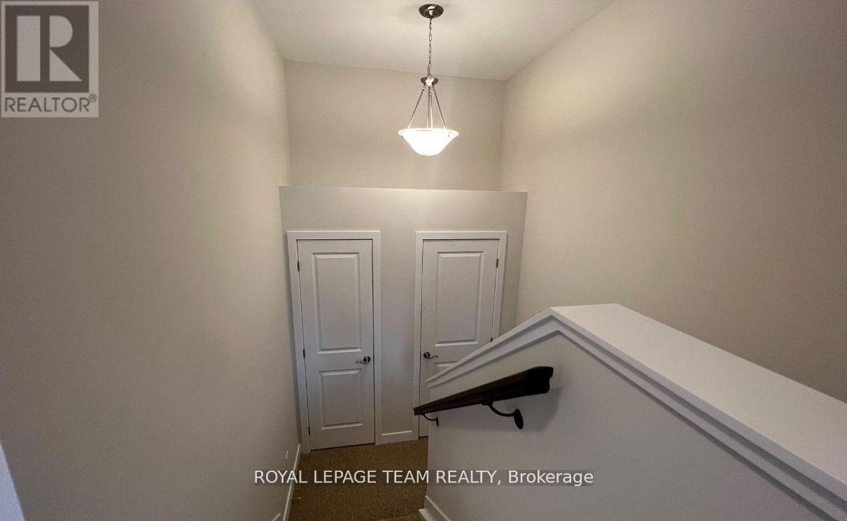 204 Tussock Private, Ottawa, Ontario  K1X 0M8 - Photo 2 - X13483540