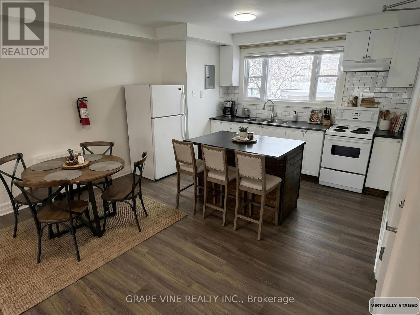 824 Kirkwood Avenue, Ottawa, Ontario  K1Z 5Y2 - Photo 3 - X13483634
