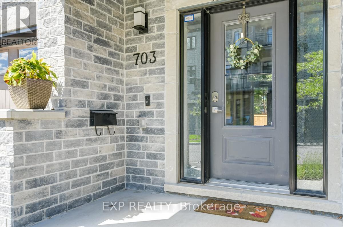 703 Reverie Private, Ottawa, Ontario  K2S 1E3 - Photo 2 - X13483754