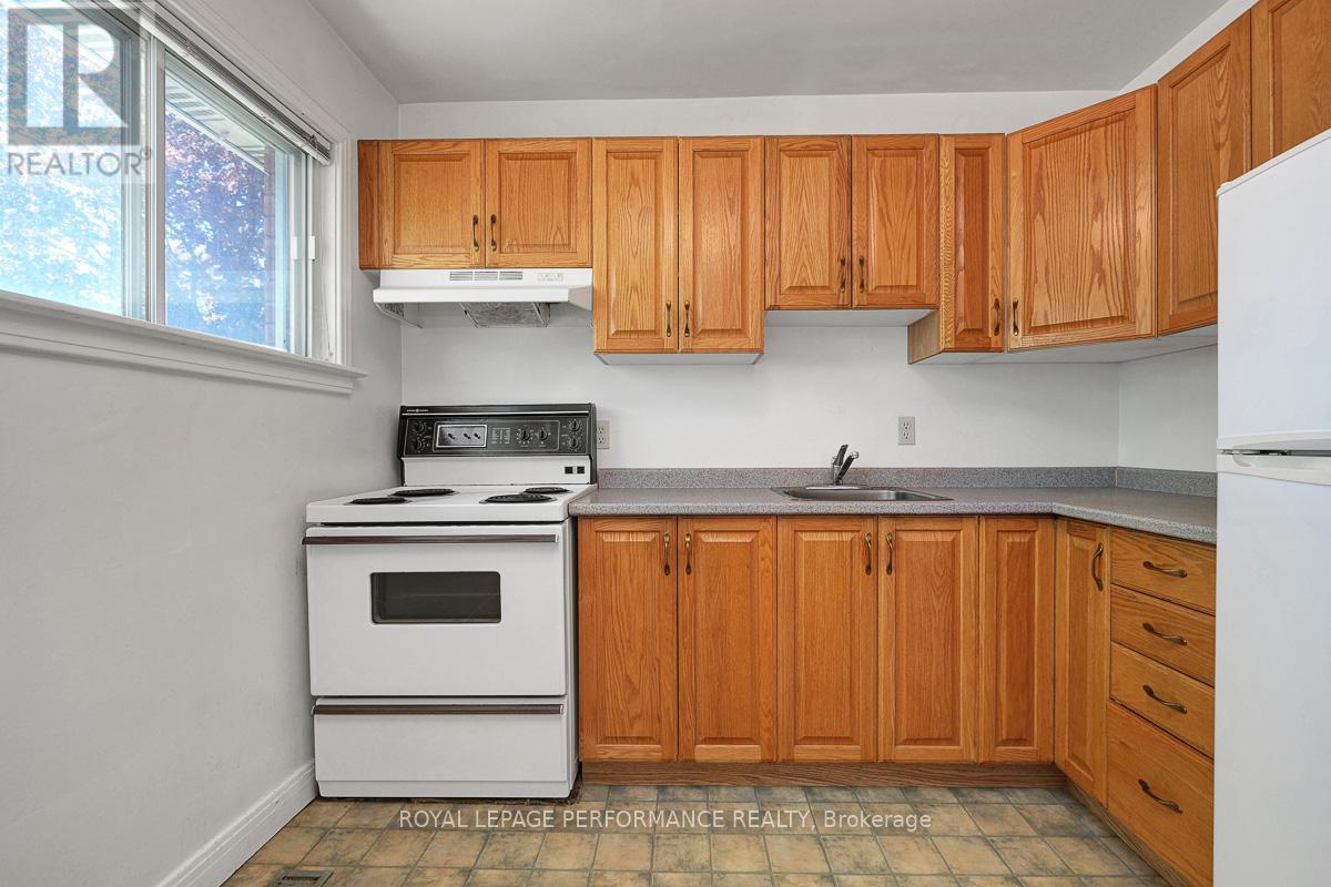 535 Dunbrack Street, Ottawa, Ontario  K1K 1J4 - Photo 12 - X13483966