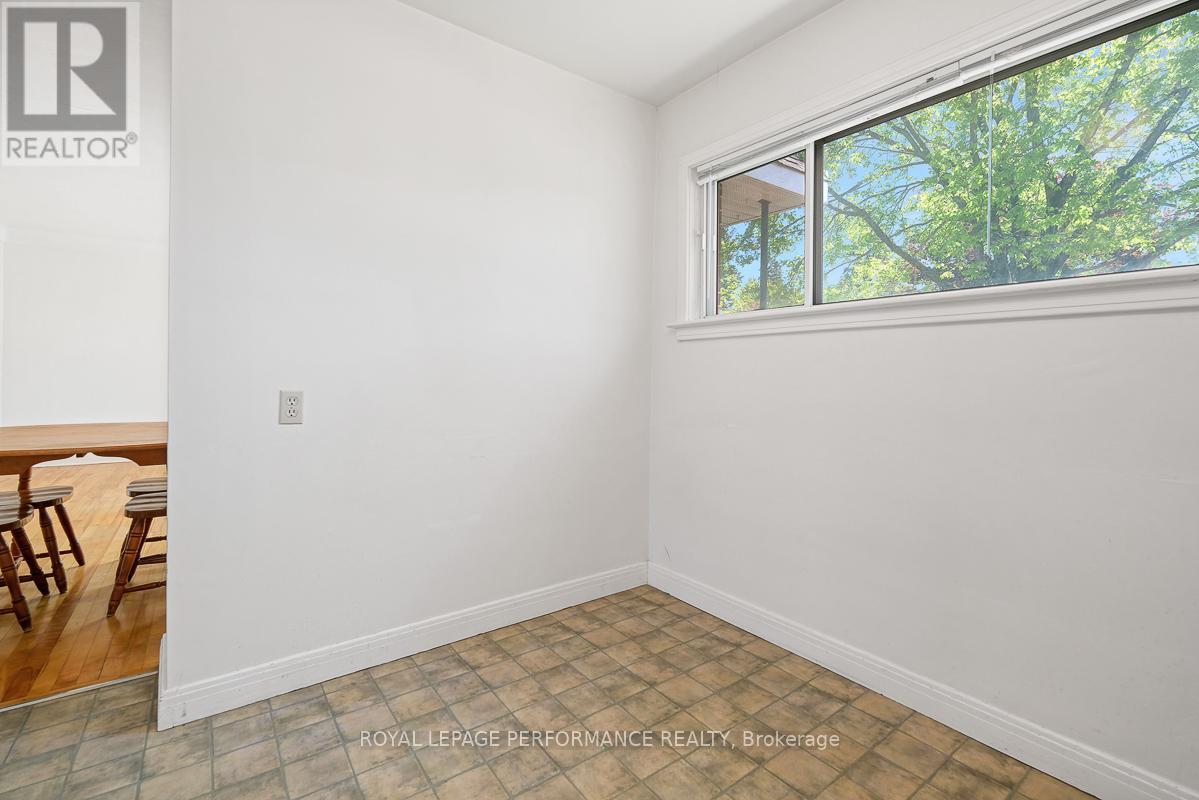 535 Dunbrack Street, Ottawa, Ontario  K1K 1J4 - Photo 13 - X13483966
