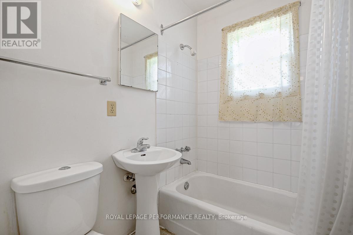 535 Dunbrack Street, Ottawa, Ontario  K1K 1J4 - Photo 18 - X13483966