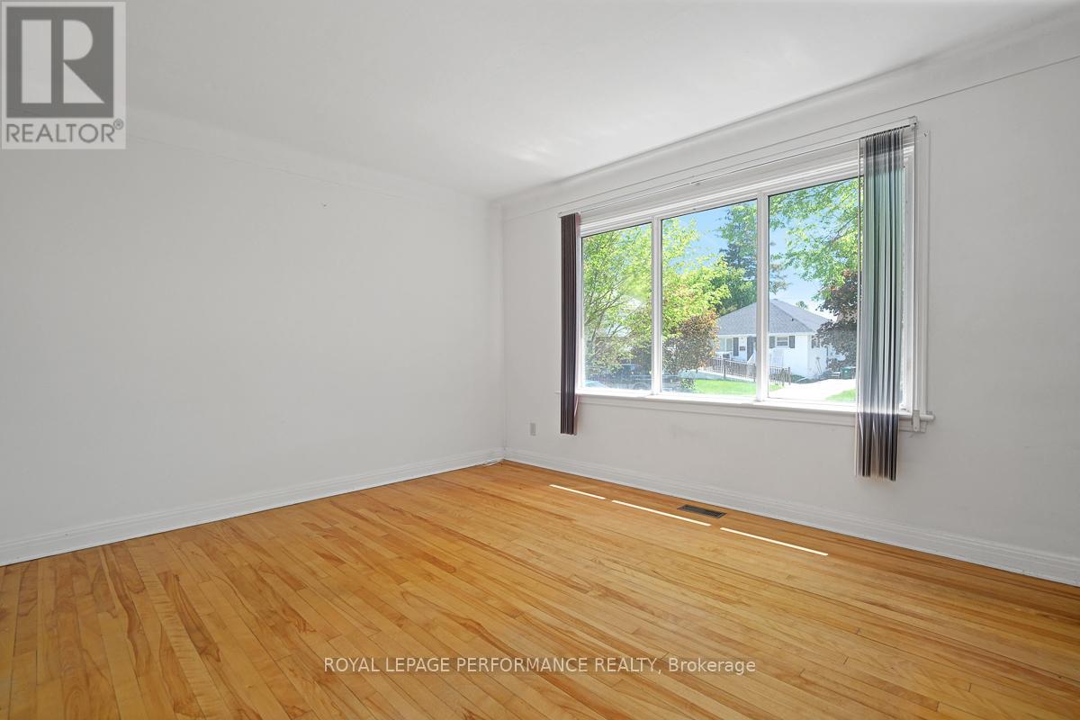 535 Dunbrack Street, Ottawa, Ontario  K1K 1J4 - Photo 4 - X13483966