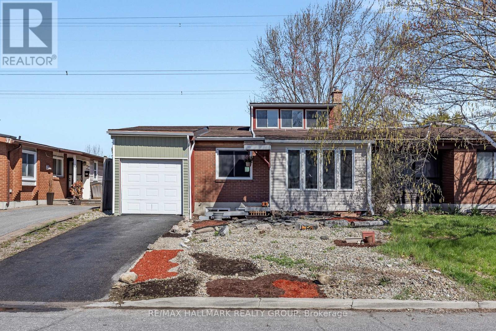 35 BENLEA DRIVE, Ottawa, Ontario