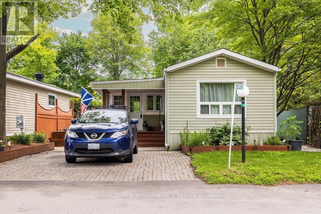 1039 Vista Barrett Private, Ottawa, Ontario  K4P 1C8 - Photo 1 - X13484106