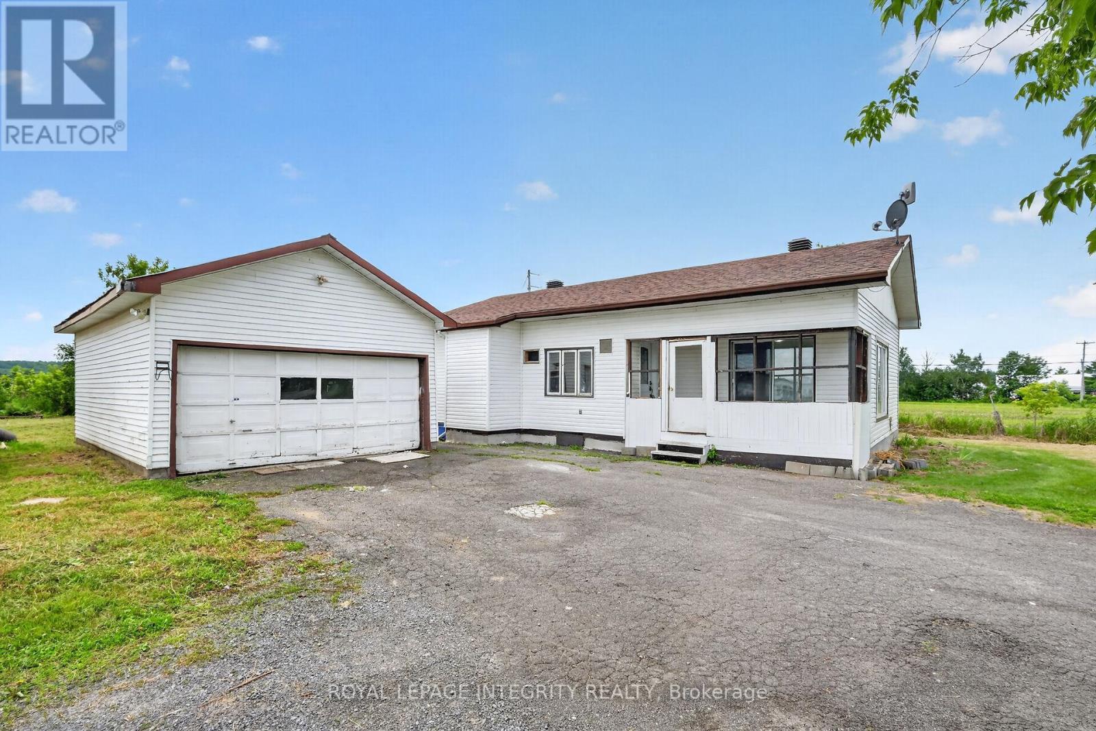 3156 Old Highway 17 Road, Clarence-Rockland, Ontario  K4K 1W3 - Photo 4 - X13484146