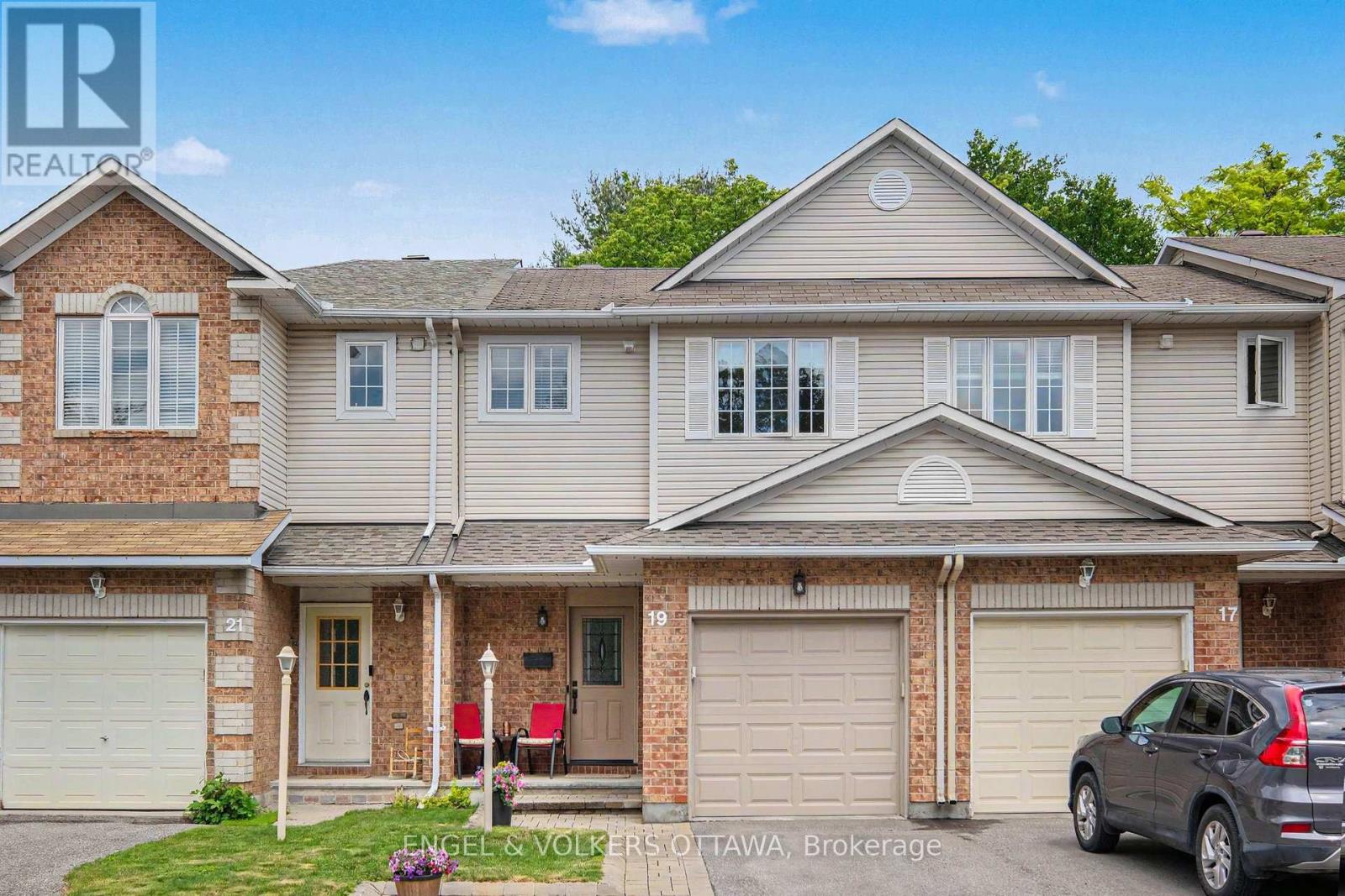 19 Riverbank Court, Ottawa, Ontario  K2S 1V7 - Photo 1 - X13484192