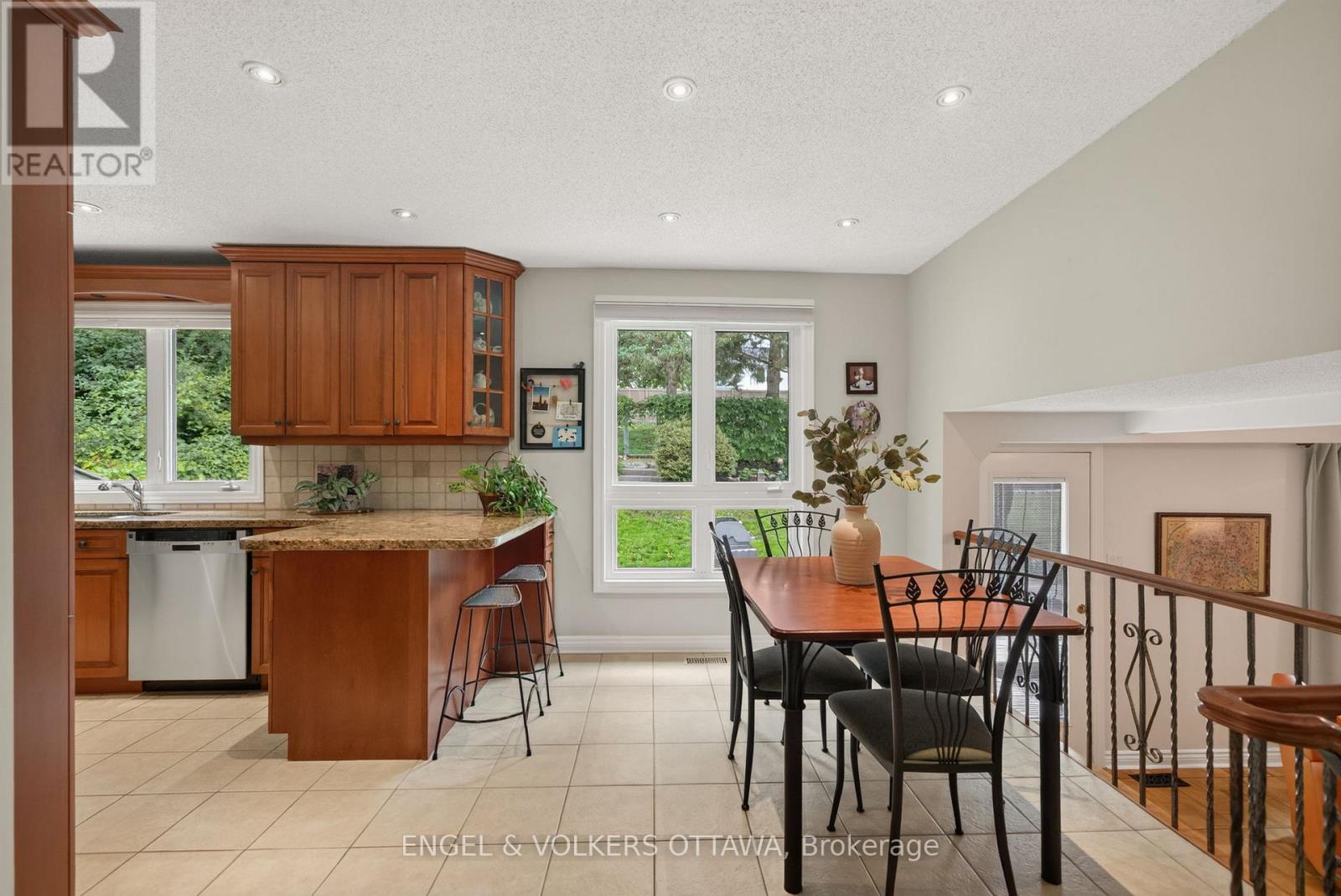 19 Woodhill Crescent, Ottawa, Ontario  K1B 3B7 - Photo 22 - X13484764