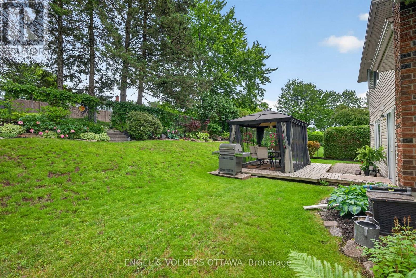 19 Woodhill Crescent, Ottawa, Ontario  K1B 3B7 - Photo 33 - X13484764