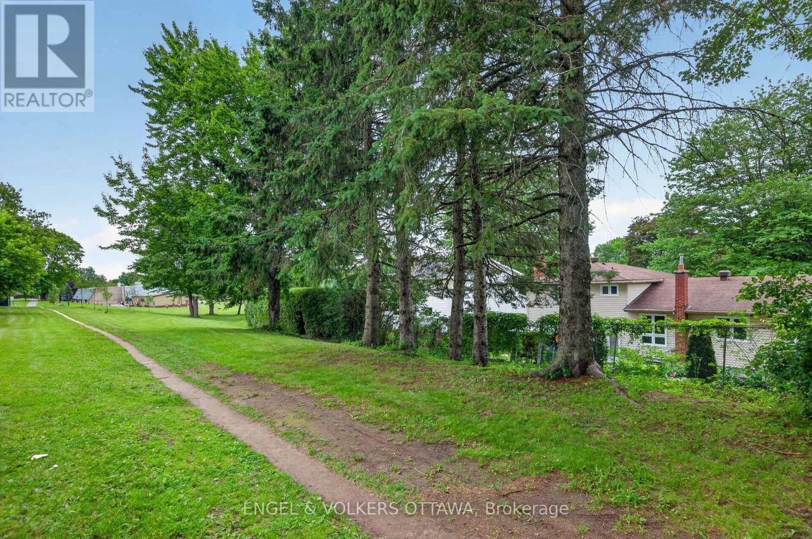 19 Woodhill Crescent, Ottawa, Ontario  K1B 3B7 - Photo 37 - X13484764