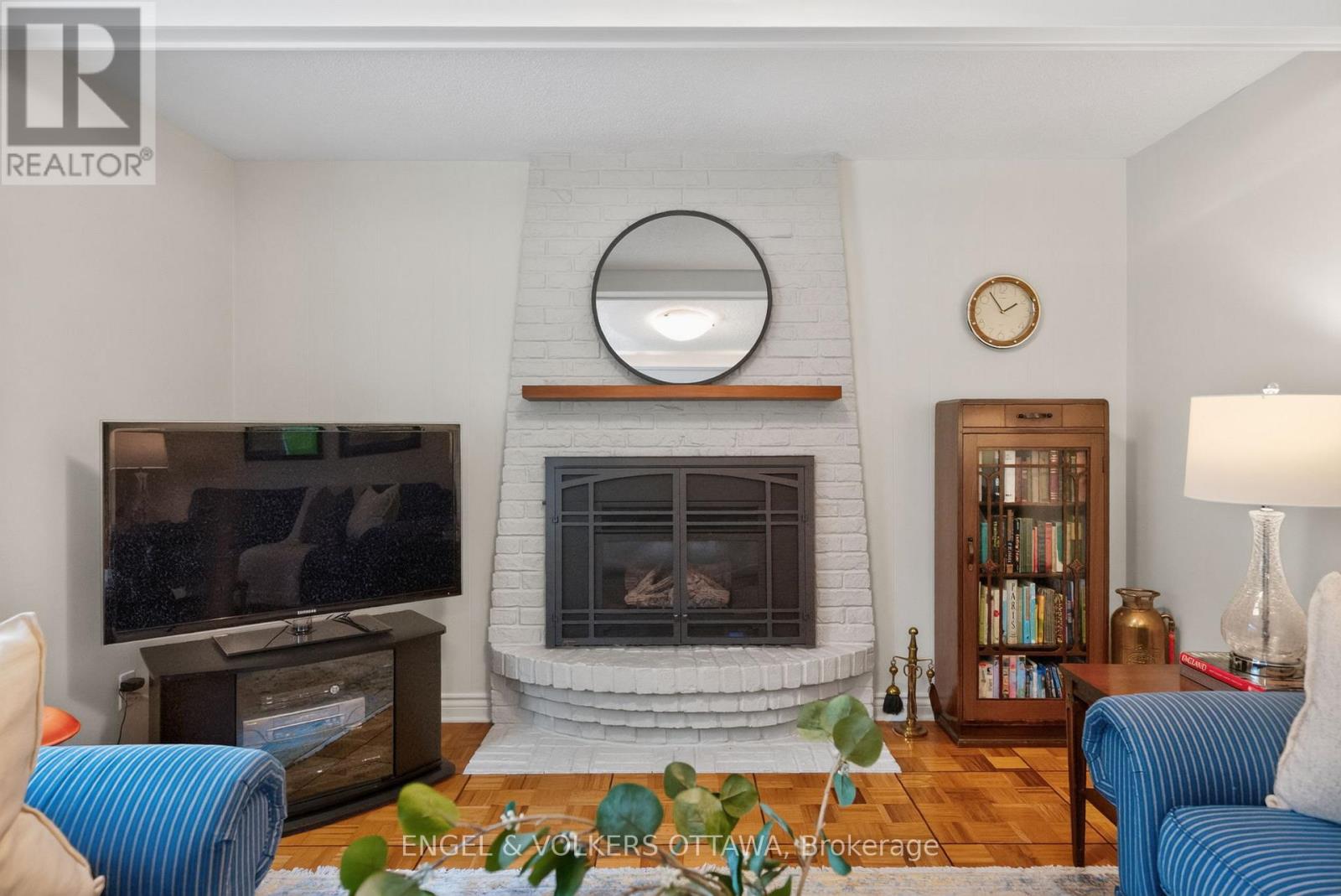 19 Woodhill Crescent, Ottawa, Ontario  K1B 3B7 - Photo 4 - X13484764