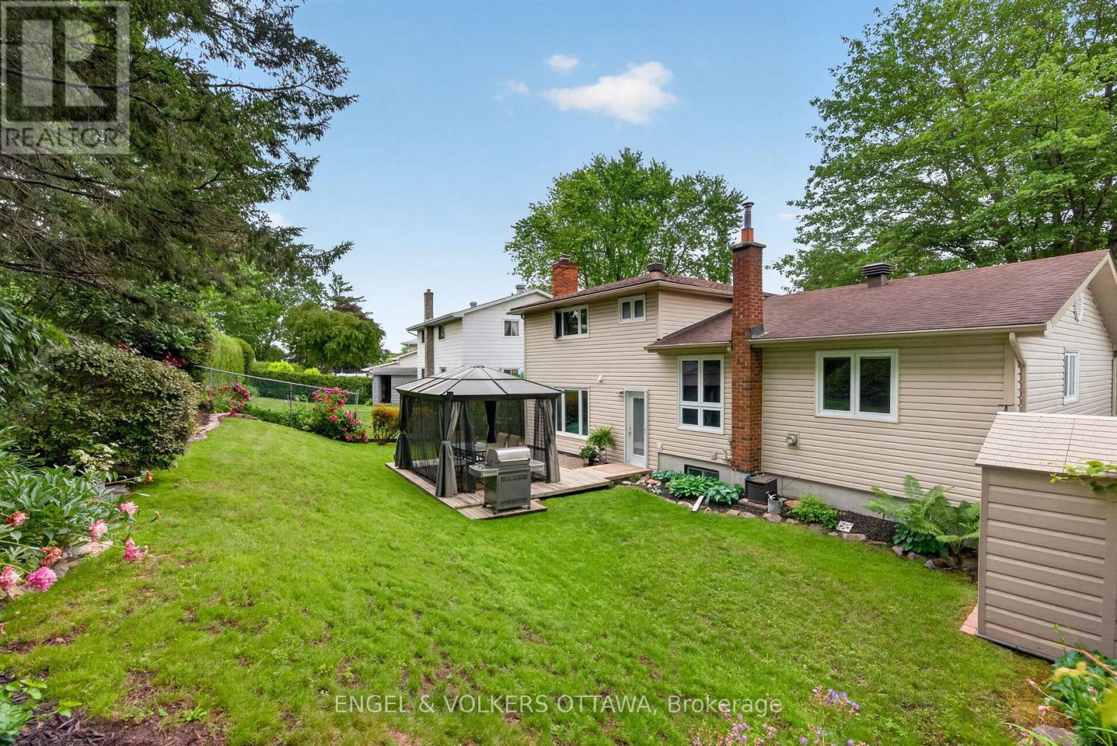 19 Woodhill Crescent, Ottawa, Ontario  K1B 3B7 - Photo 40 - X13484764