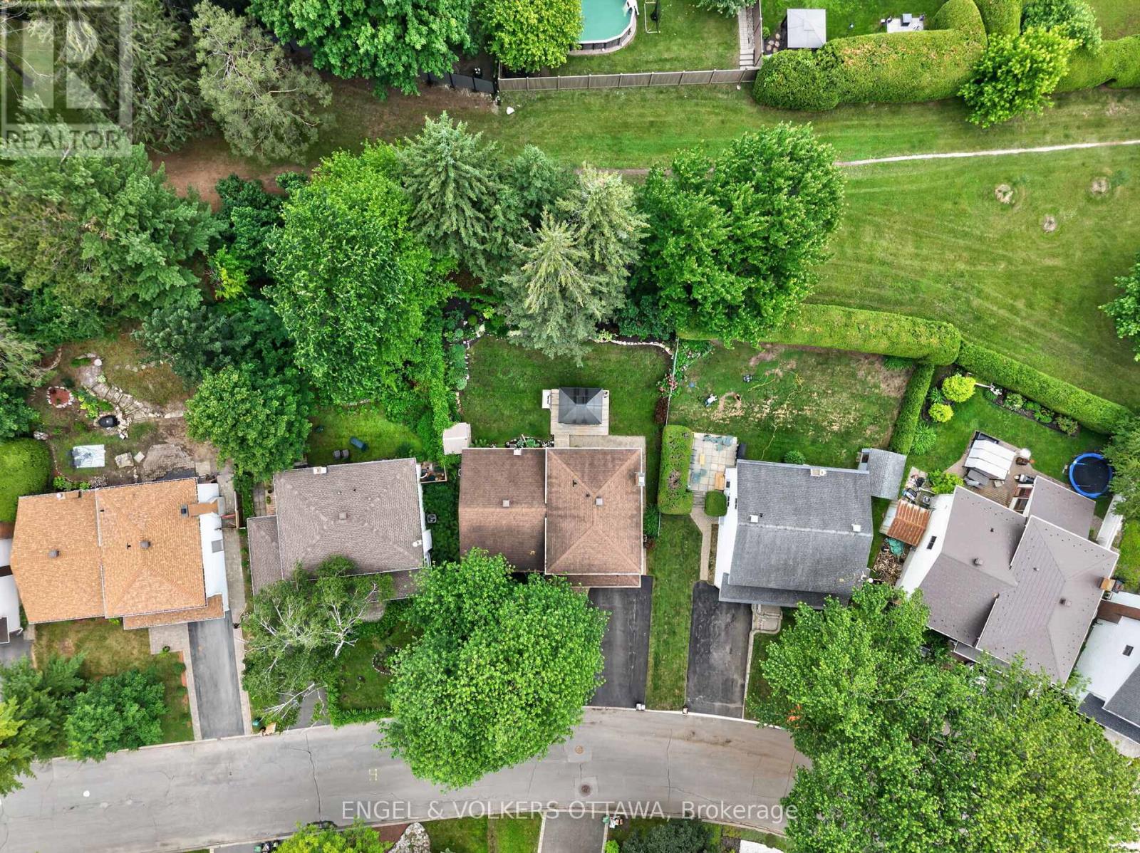 19 Woodhill Crescent, Ottawa, Ontario  K1B 3B7 - Photo 43 - X13484764