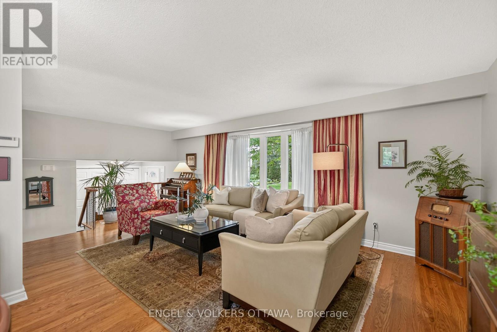 19 Woodhill Crescent, Ottawa, Ontario  K1B 3B7 - Photo 7 - X13484764