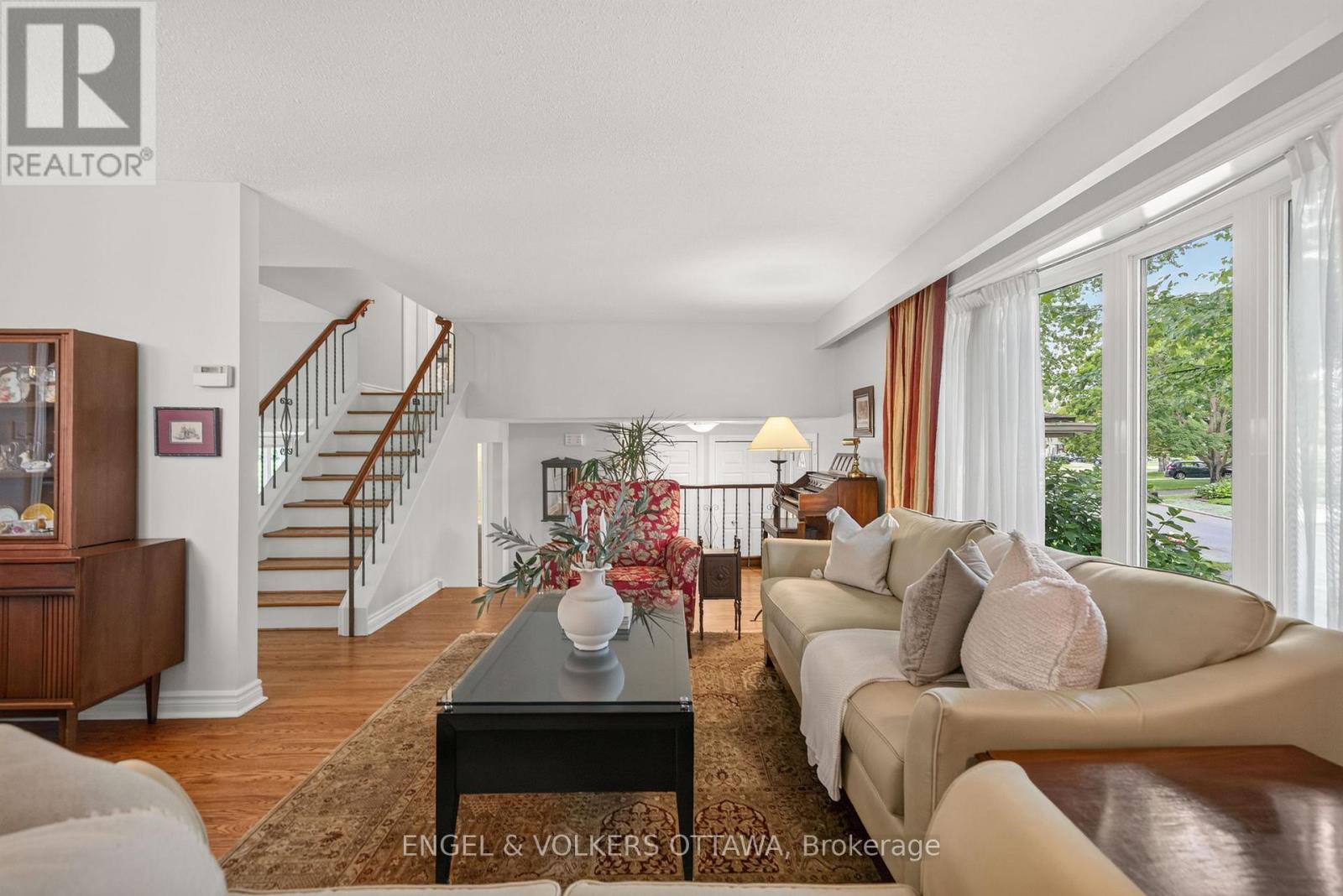 19 Woodhill Crescent, Ottawa, Ontario  K1B 3B7 - Photo 8 - X13484764