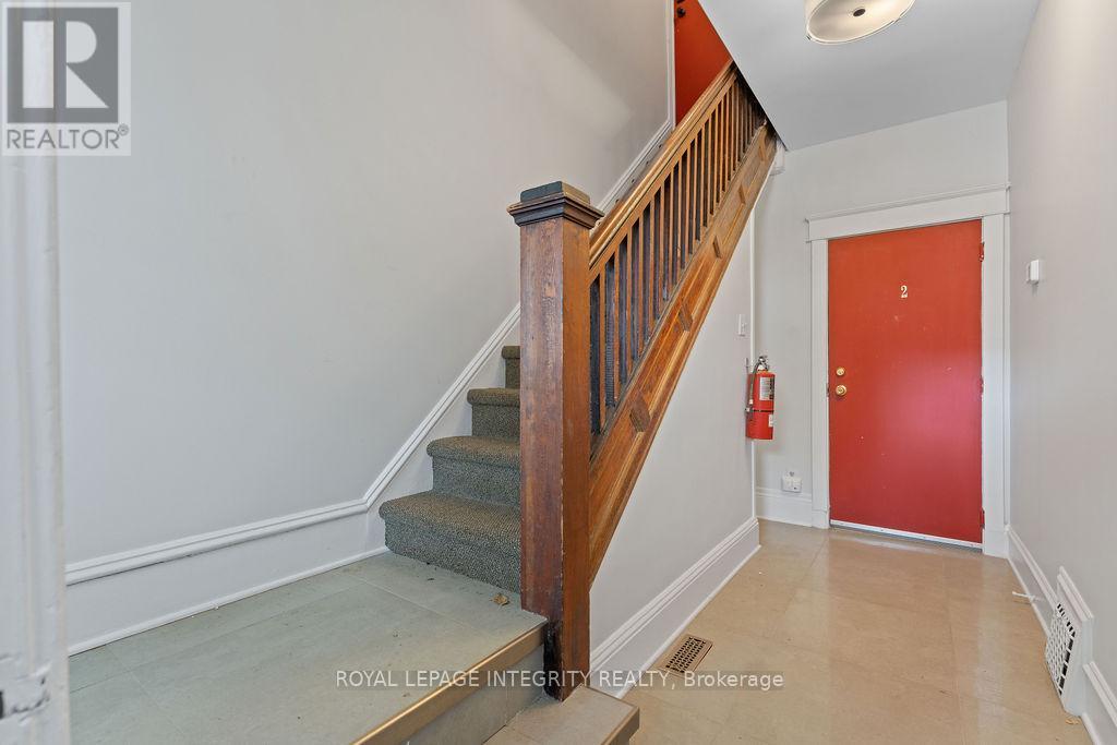 60 Clarey Avenue, Ottawa, Ontario  K1S 2R7 - Photo 3 - X13485034