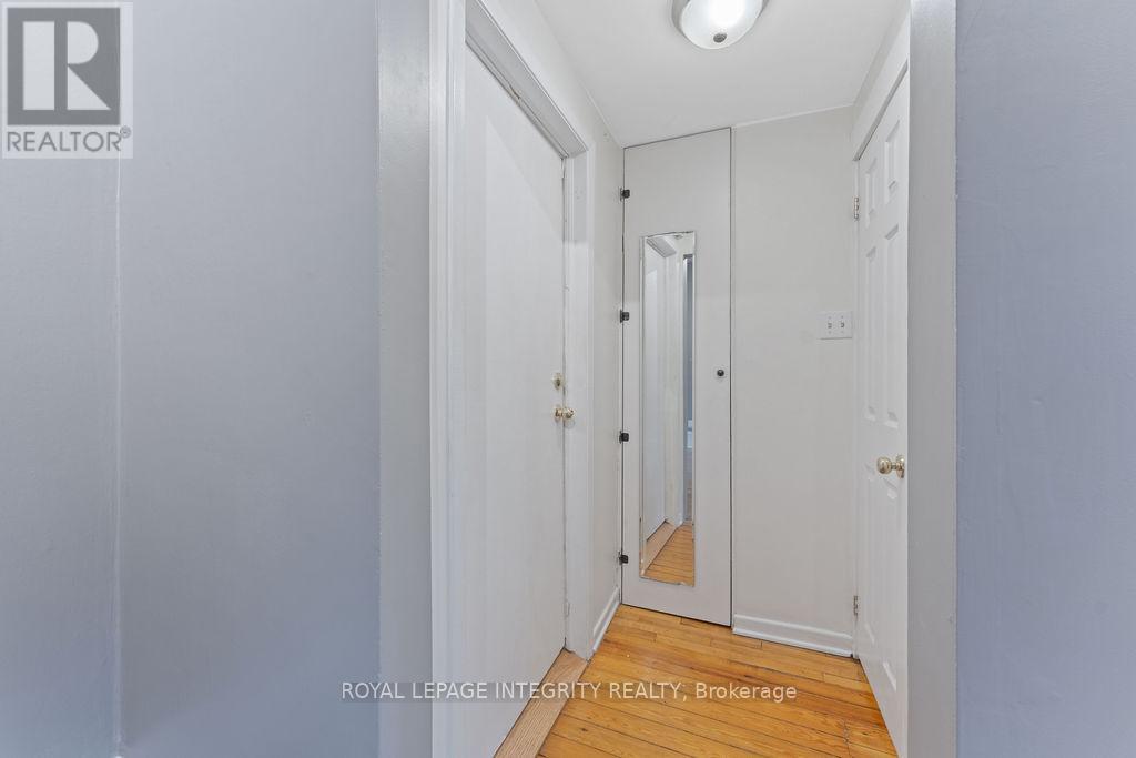 60 Clarey Avenue, Ottawa, Ontario  K1S 2R7 - Photo 4 - X13485034