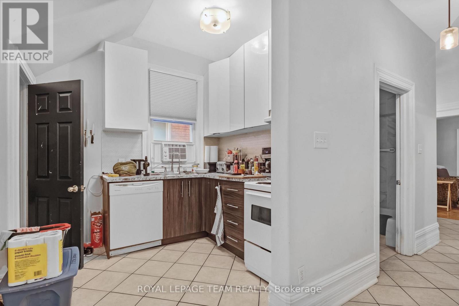 548 Maclaren Street, Ottawa, Ontario  K1R 5K7 - Photo 7 - X13485186