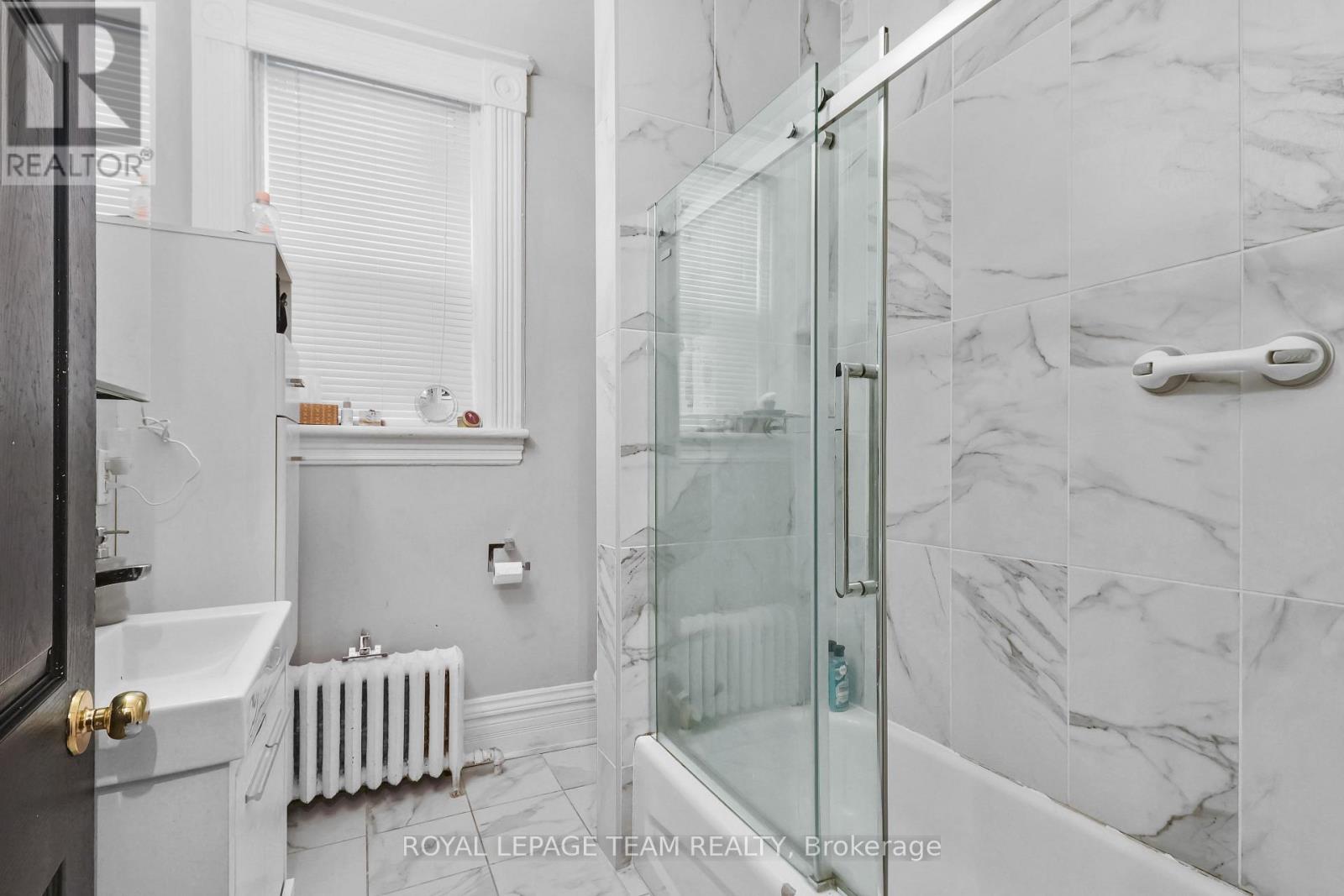 548 Maclaren Street, Ottawa, Ontario  K1R 5K7 - Photo 8 - X13485186