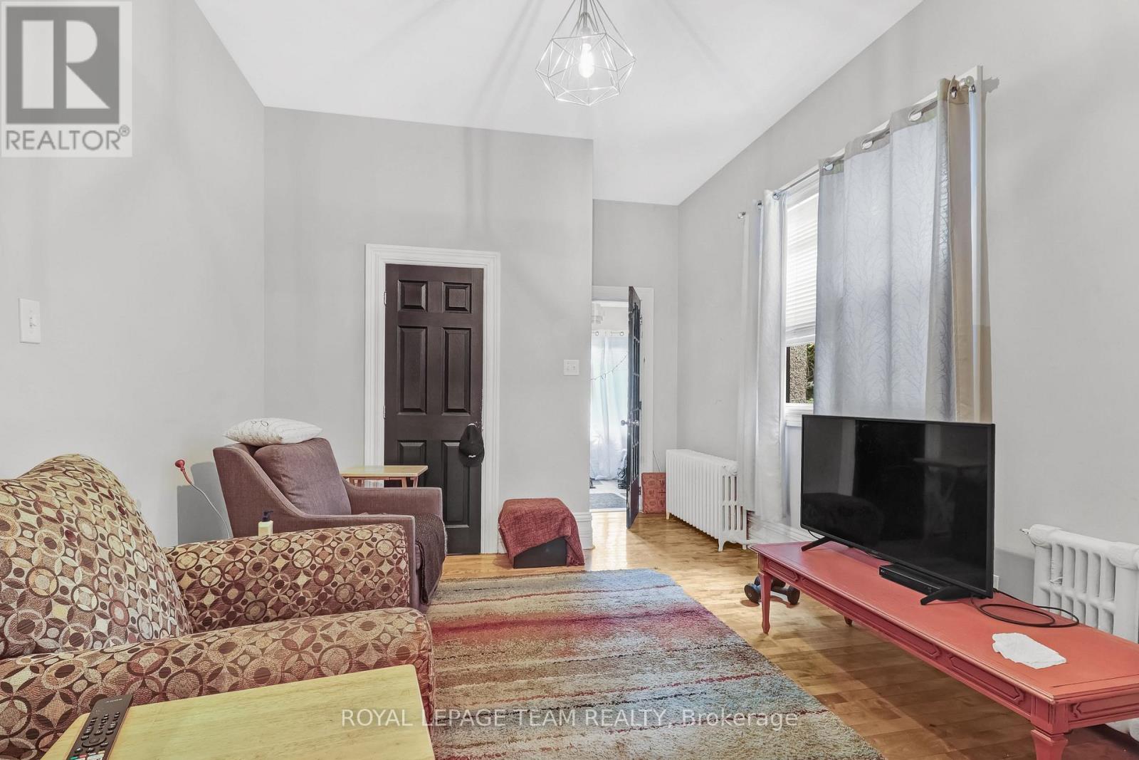 548 Maclaren Street, Ottawa, Ontario  K1R 5K7 - Photo 9 - X13485186