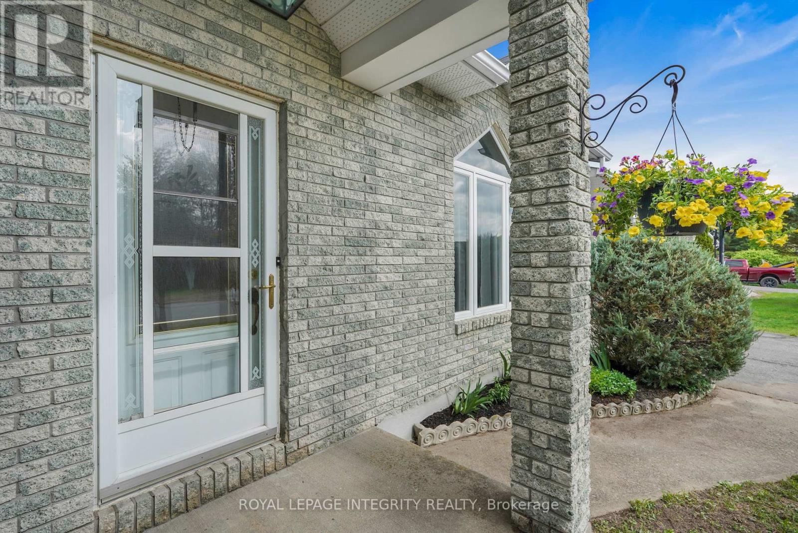 84 Lalande Crescent, Alfred And Plantagenet, Ontario  K0B 1A0 - Photo 2 - X13485200