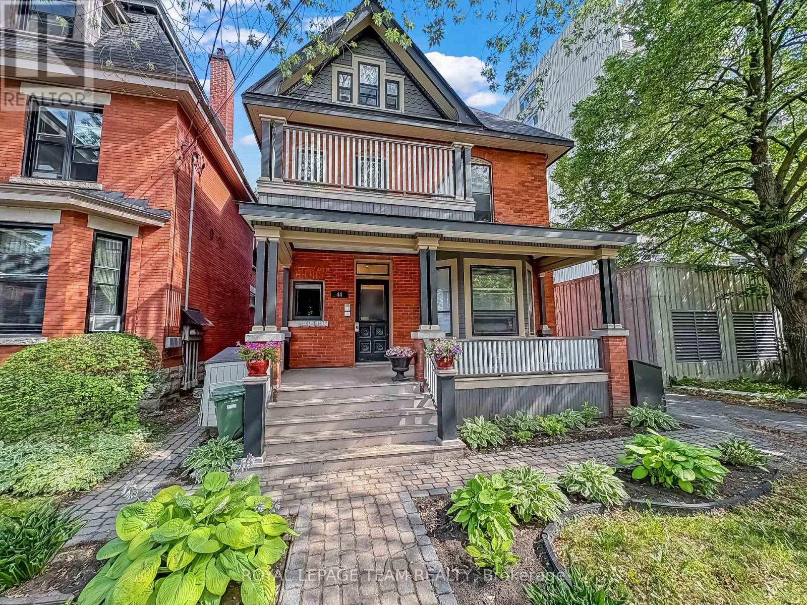 44 Mcleod Street, Ottawa, Ontario  K2P 0Z5 - Photo 2 - X13485286