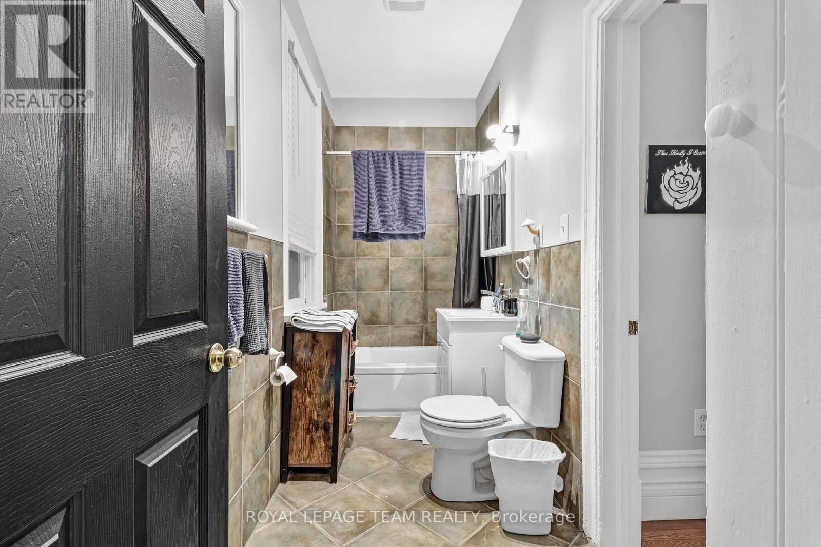 44 Mcleod Street, Ottawa, Ontario  K2P 0Z5 - Photo 8 - X13485286