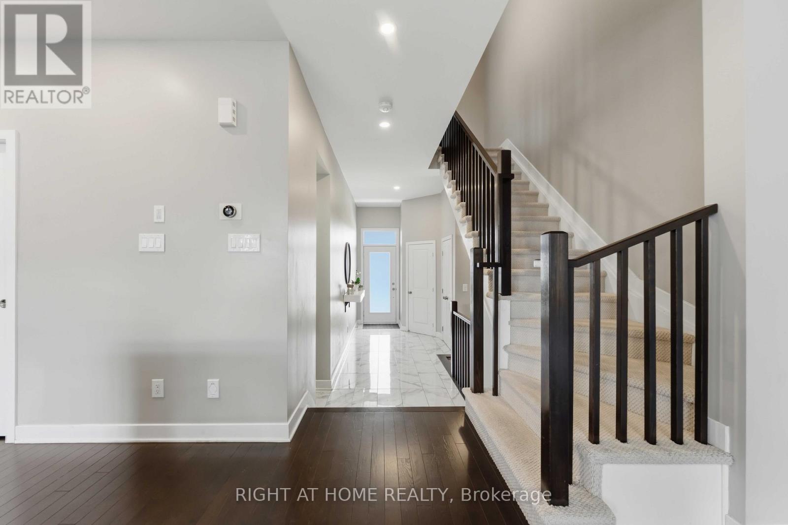 424 Markdale Terrace S, Ottawa, Ontario  K1X 0B2 - Photo 2 - X13485674