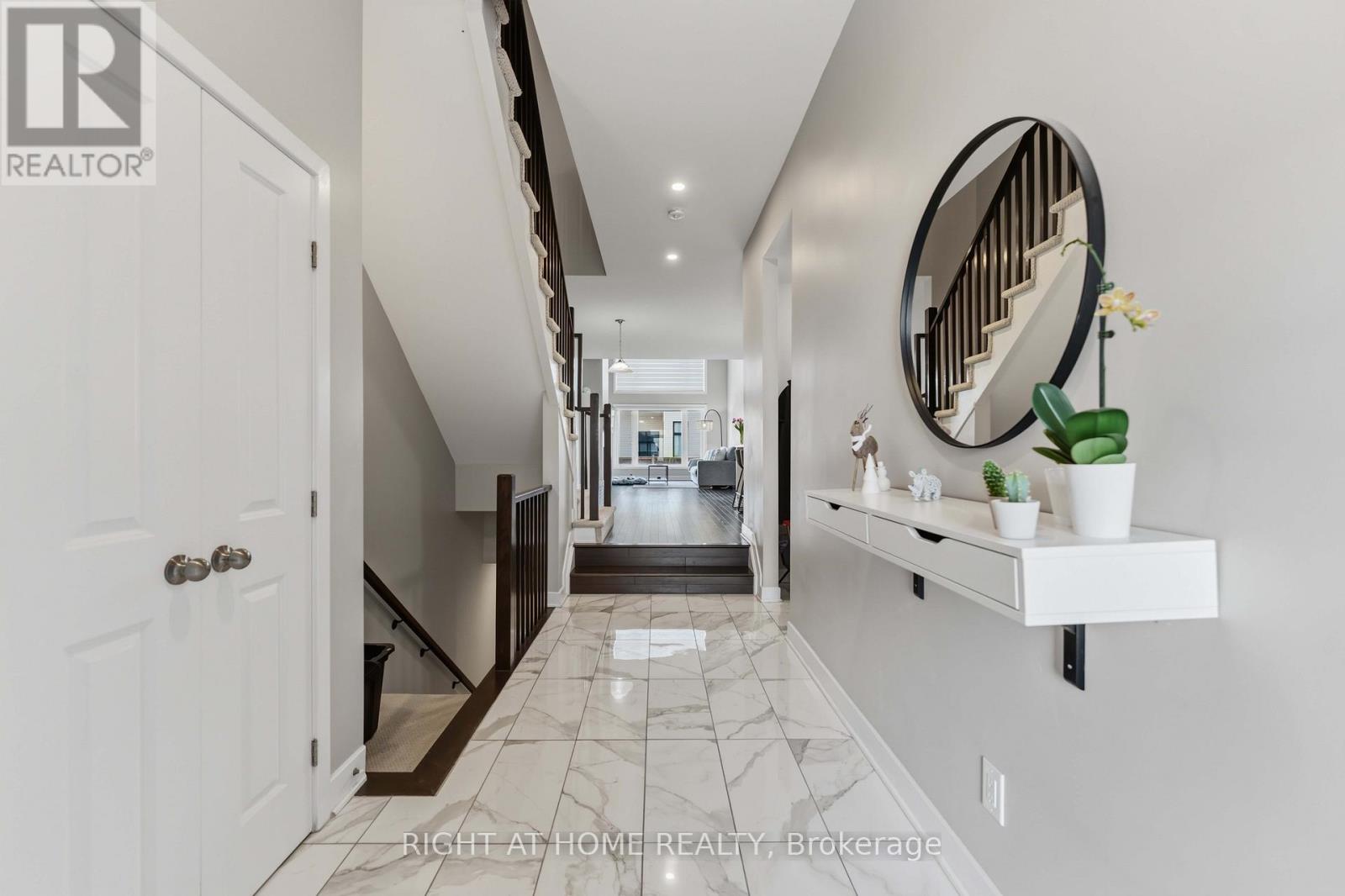 424 Markdale Terrace S, Ottawa, Ontario  K1X 0B2 - Photo 3 - X13485674
