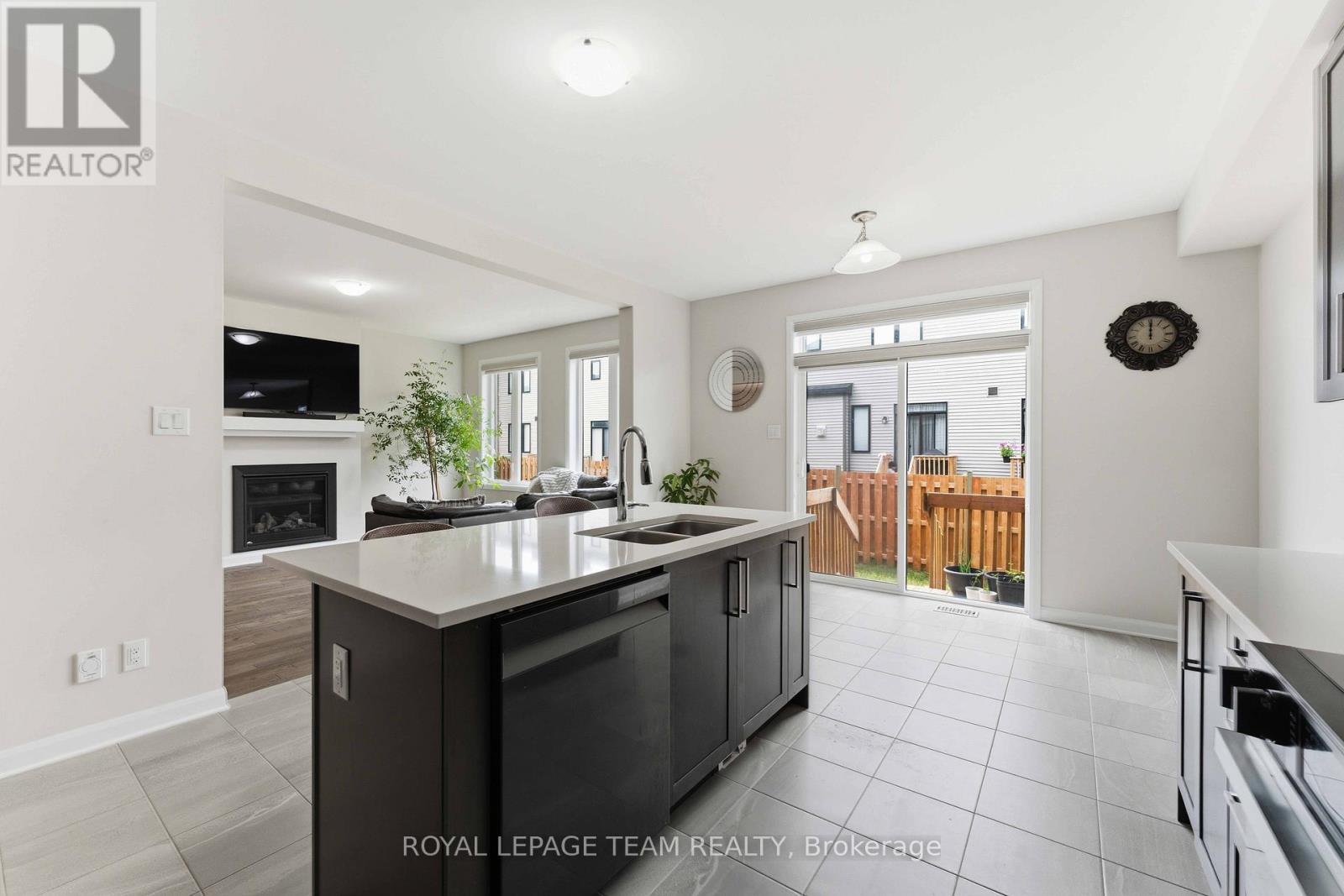 332 Elsie Macgill Walk, Ottawa, Ontario  K2W 0K7 - Photo 15 - X13485706