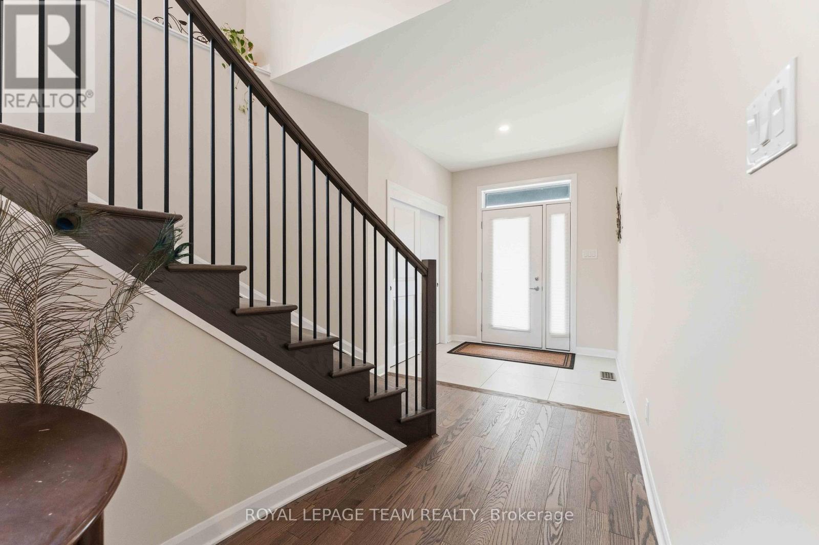 332 Elsie Macgill Walk, Ottawa, Ontario  K2W 0K7 - Photo 3 - X13485706