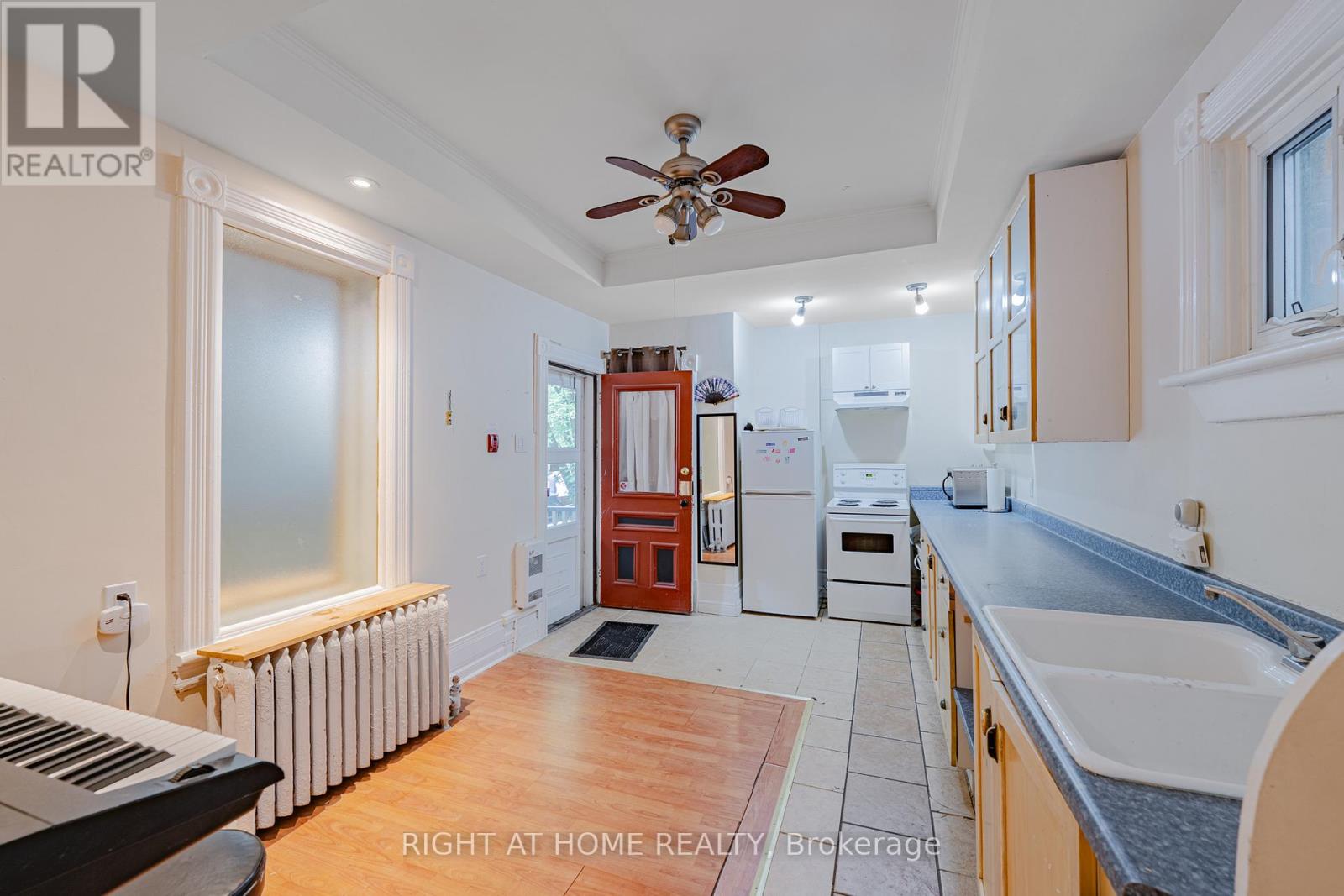 B - 220 Lyon Street N, Ottawa, Ontario  K1R 5V7 - Photo 5 - X13485924