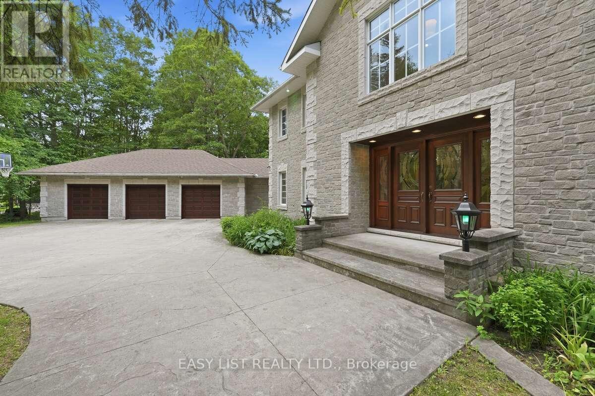28 Marchbrook Circle, Ottawa, Ontario  K2W 1A1 - Photo 4 - X13486292