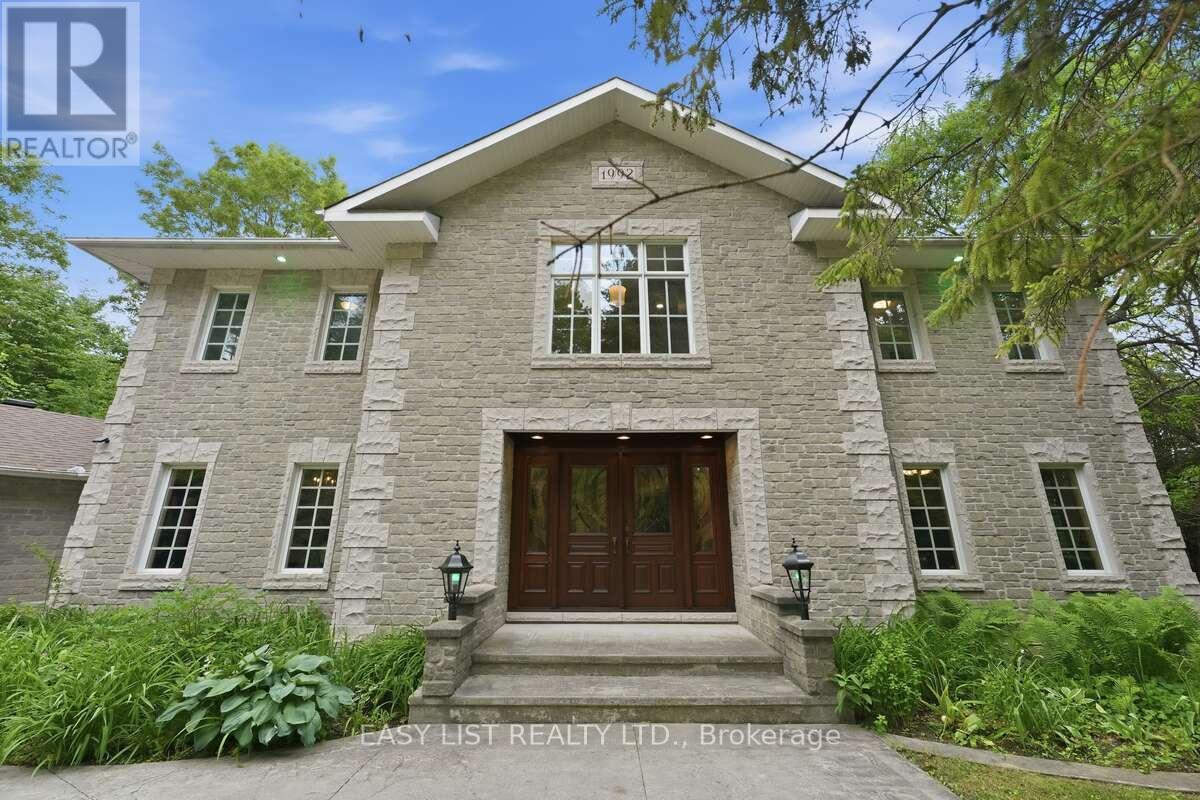 28 Marchbrook Circle, Ottawa, Ontario  K2W 1A1 - Photo 5 - X13486292