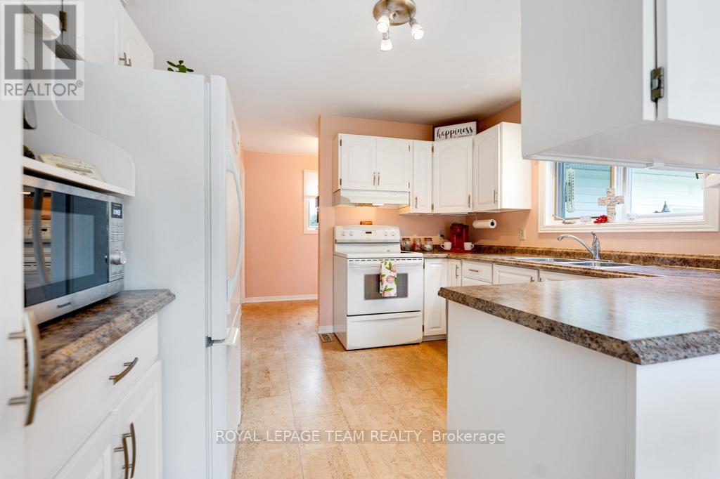 17 Maric Trail, North Grenville, Ontario  K0G 1J0 - Photo 12 - X13486360