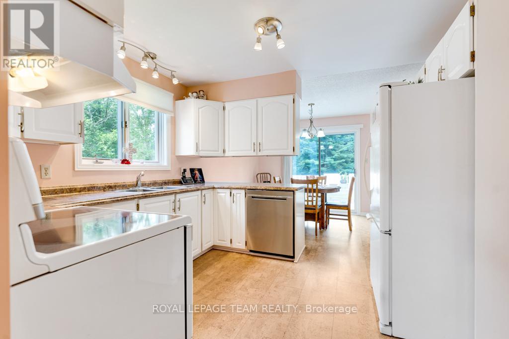 17 Maric Trail, North Grenville, Ontario  K0G 1J0 - Photo 13 - X13486360