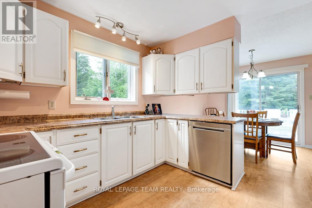 17 Maric Trail, North Grenville, Ontario  K0G 1J0 - Photo 14 - X13486360