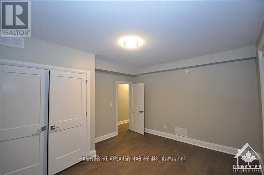 2 - 571 Mcleod Street, Ottawa, Ontario  K1R 5R2 - Photo 13 - X13486402