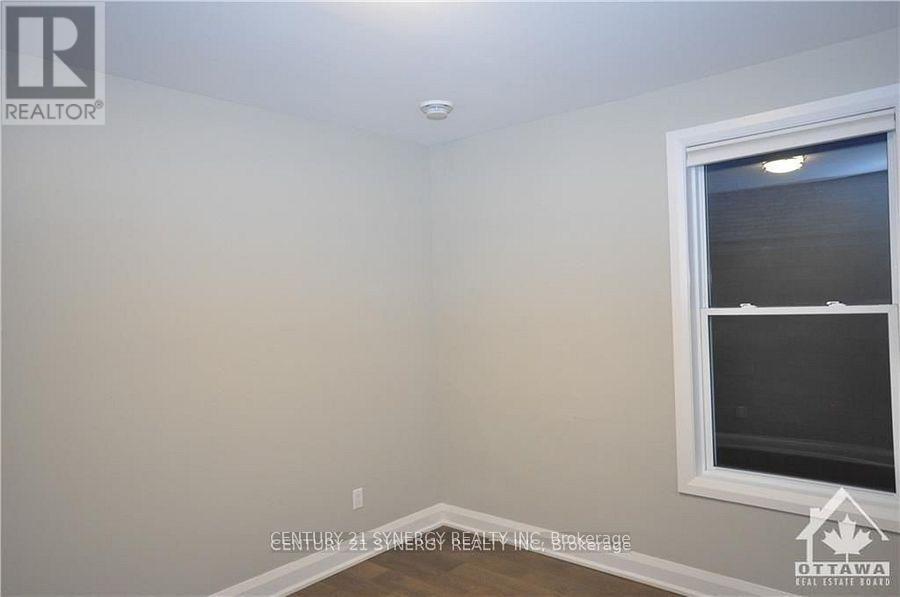 2 - 571 Mcleod Street, Ottawa, Ontario  K1R 5R2 - Photo 8 - X13486402