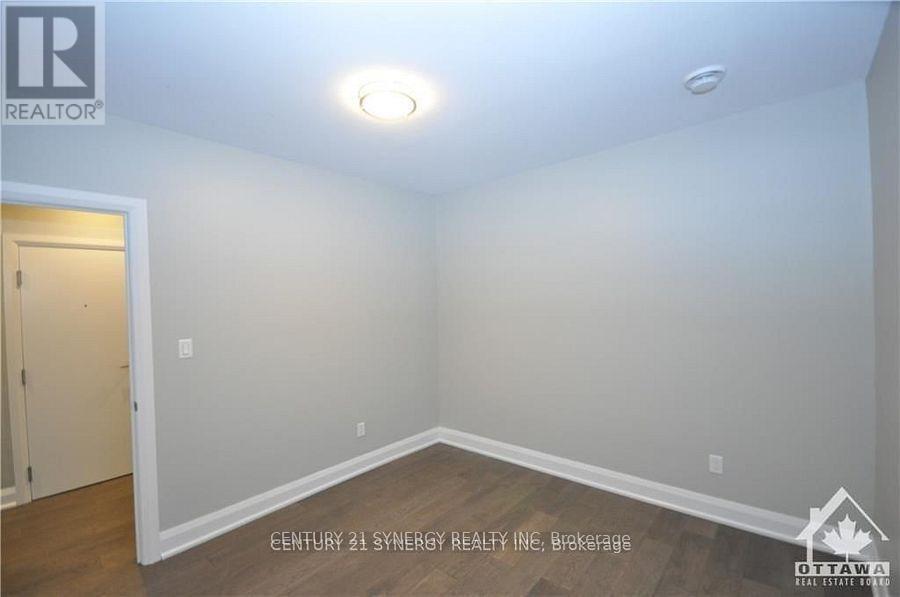 2 - 571 Mcleod Street, Ottawa, Ontario  K1R 5R2 - Photo 9 - X13486402